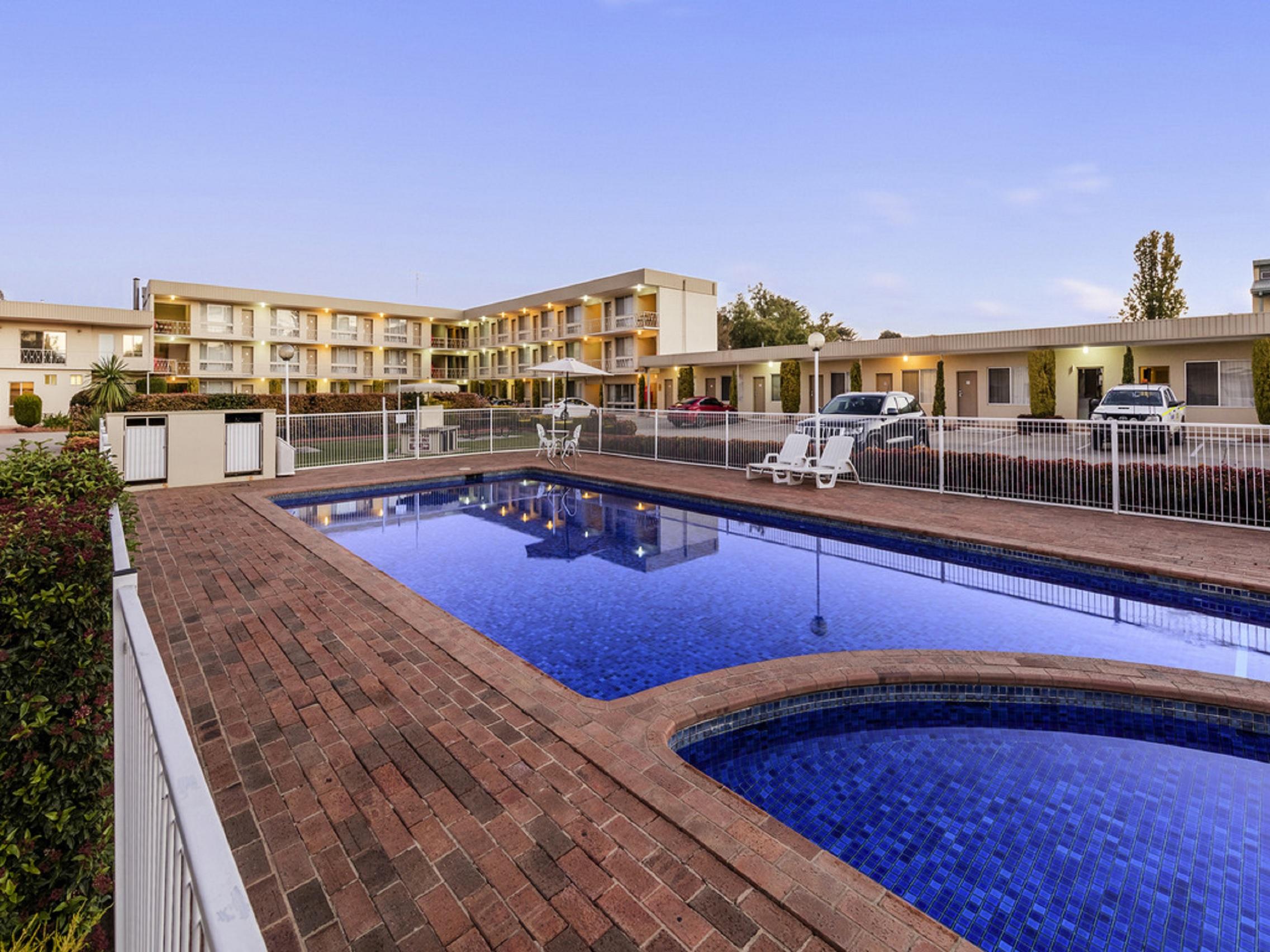 Motel Breakfree Queanbeyan Exterior foto